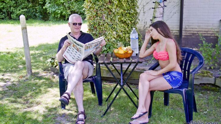 [Oldje] - Doggy Style Fun in the Sun - Nick - Anita Berlusconi