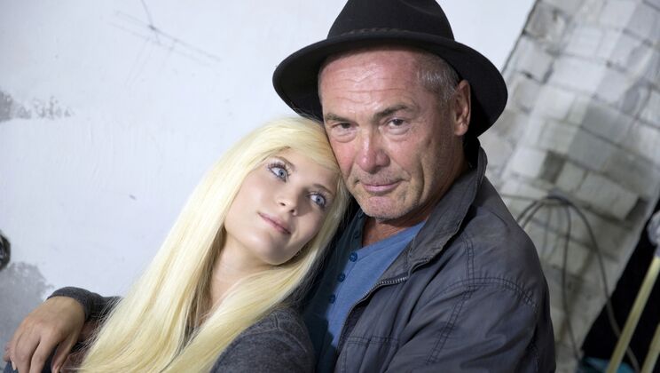 [Oldje] - Masturbation and Striptease with Candee Licious