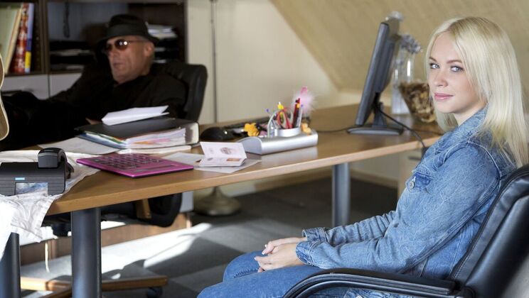 [Oldje] - Nico's Cum Swallowing Skills are Tested