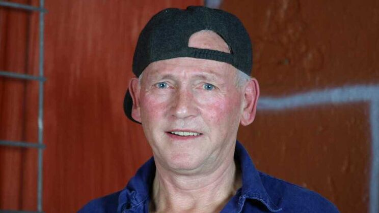 [Oldje] - Need Help from Blonde Babe?