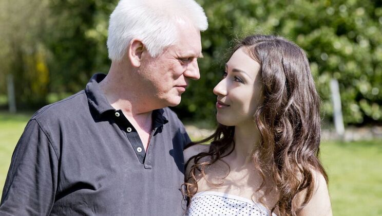 [Oldje] - Missionary Sex with Kissing