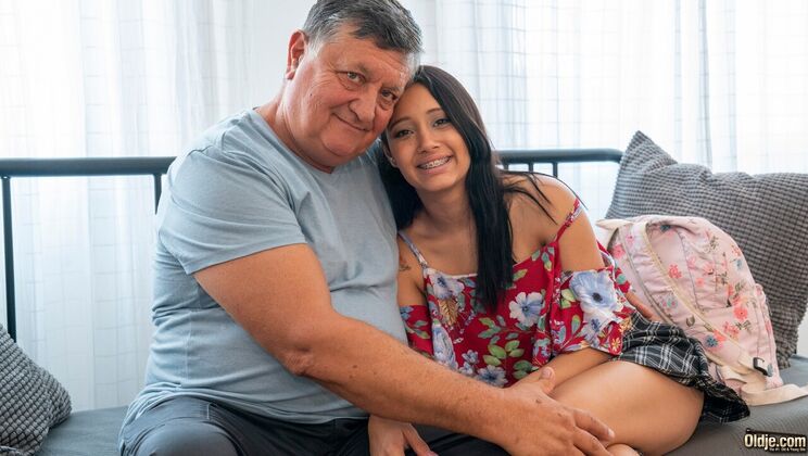 [Oldje] - Eddie Montana Fucks Lia Ponce in Doggystyle - Lia Ponce - Eddie Montana