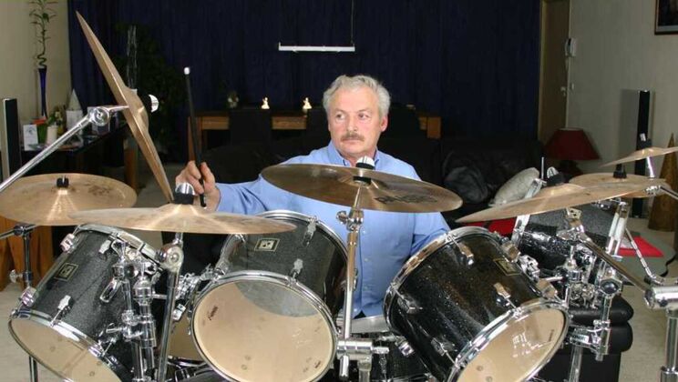 [Oldje] - Old Guy Fucks Young Drummer - Valerie - Gustavo