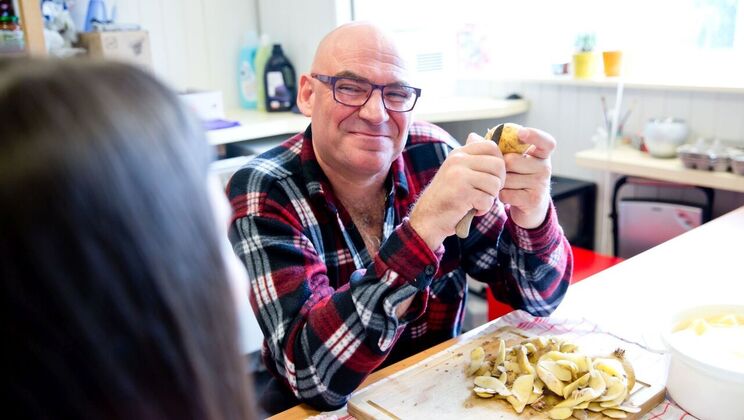 [Oldje] - Cum Swallowing and Handjob with Teen - Jan - Brittney Babe