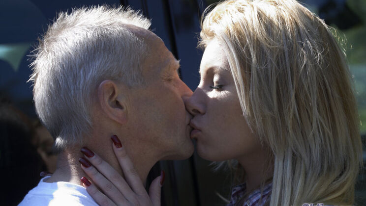 [Oldje] - Natural Tits Get Wet in Car Wash