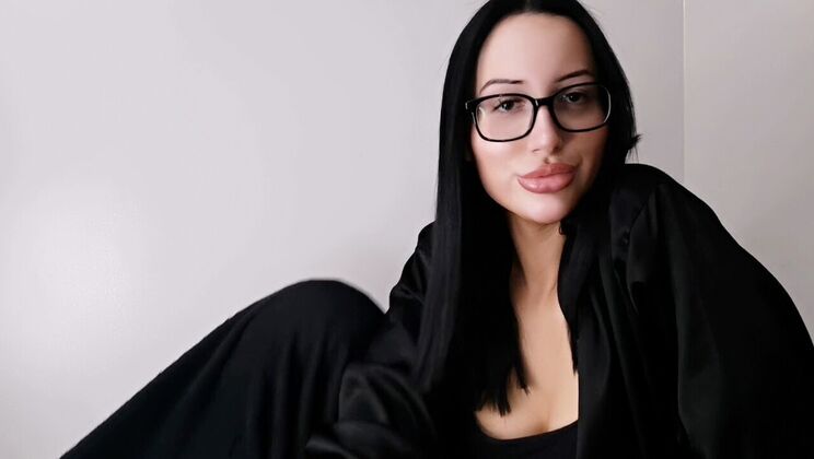 Ivona Bhabie's Glasses and Dildo Fun