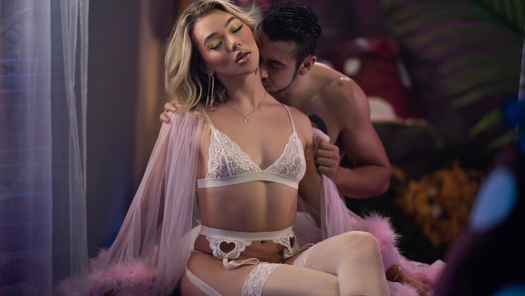 [TransAngels] - Stocking Clad Nympho Gets Facial - Dante Colle - Emma Rose