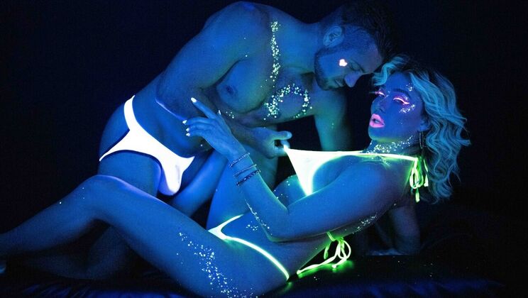 [TransAngels] - Cumshot on Glowed Up Booty - Dante Colle - Emma Rose