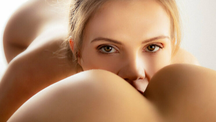 [SexArt] - Tattooed Lesbians in Sensual Massage - Stacy Cruz - Elina De Lion