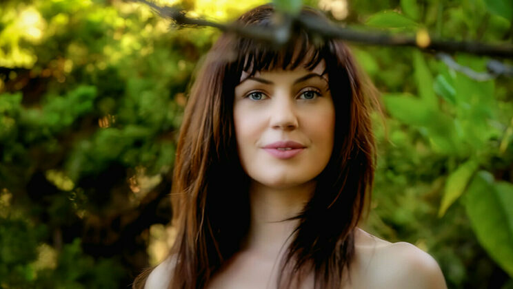 Sarah Shevon's Striptease and Outdoor Sex (2022)