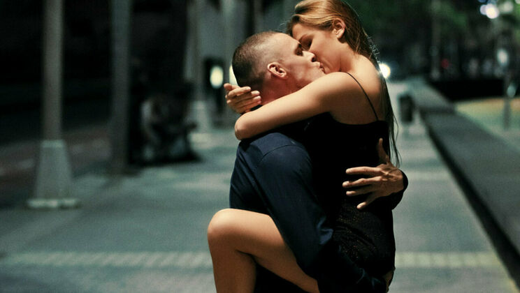 [SexArt] - Doggystyle on the Beach with Nick Ross - Nick Ross - Alexis Crystal - Emylia Argan - Maxmilian Dior