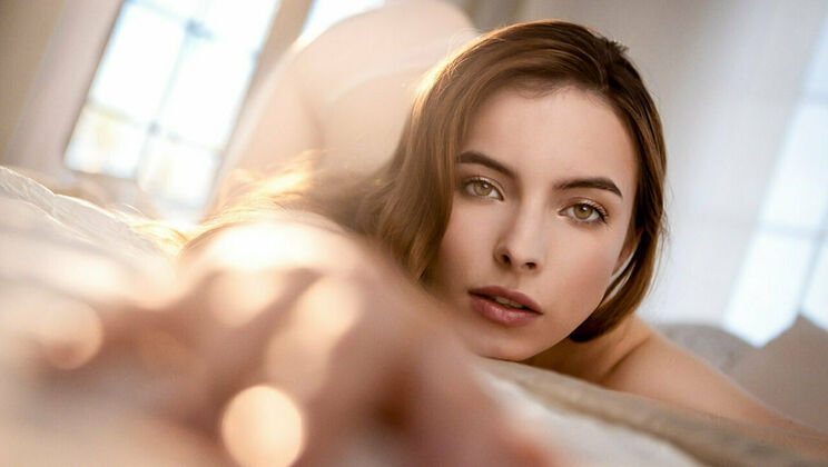 [SexArt] - Loren Sun's Bra and Beautiful Body