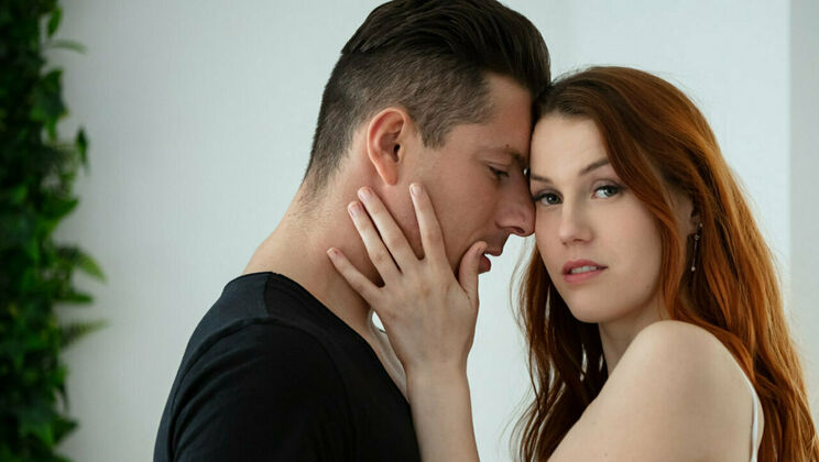 [SexArt] - Tan Lines and Bra (2019) - Charli Red - Nick Ross - Charli Red