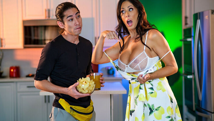 Big Tit Reagan Foxx Milf Fucked And Cummed On