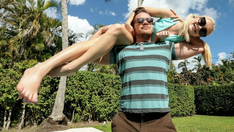 Blonde Teen Pleads for Huge Cock Outdoor