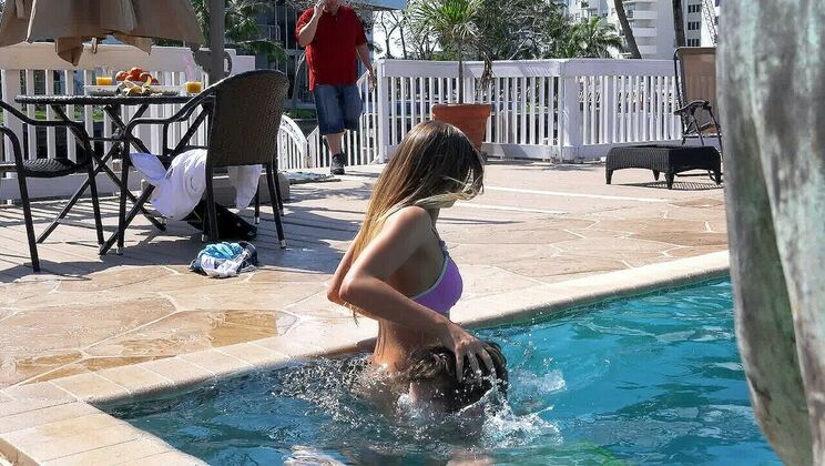 Amateur Sydney Cole Wet Pussy Banged