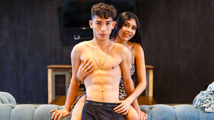 [HotGuysFuck] - Reina Heart Meets Johnny Ortega for a Seductive Night - Reina Heart - Johnny Ortega
