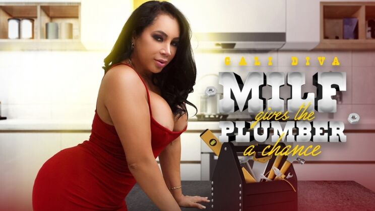 [SEXMEX] - Galidiva Gives Plumber a Wet Blowjob