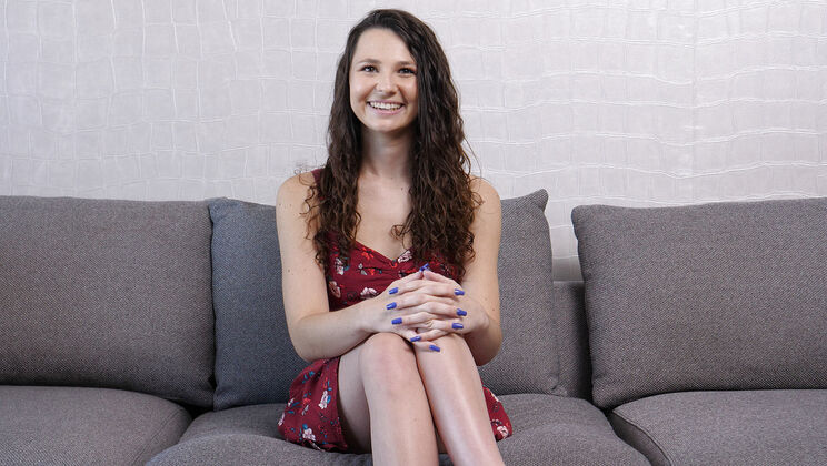 [NetVideoGirls] - Liz Masturbates for the Camera - Liz