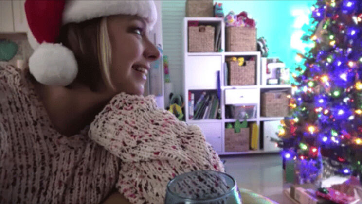 [MomComesFirst] - Mommas Boy Gets Seduced by Big Titted Stepmom