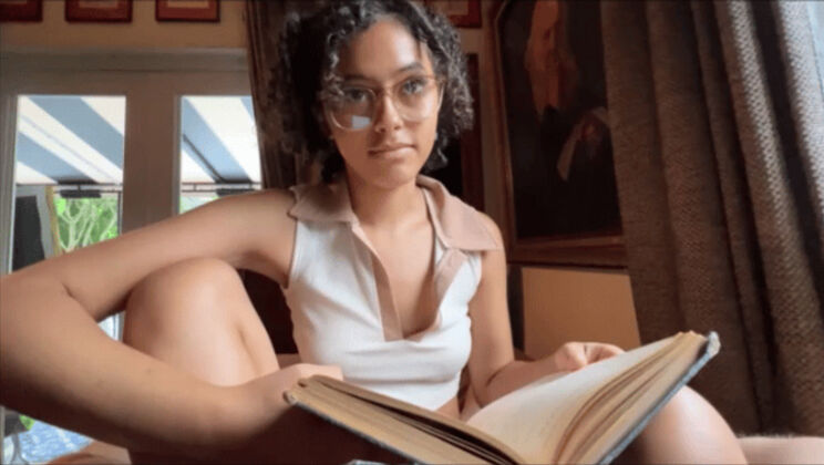 [FamilyTherapy] - Cool Brunette Stepsister POV - Dani Diaz