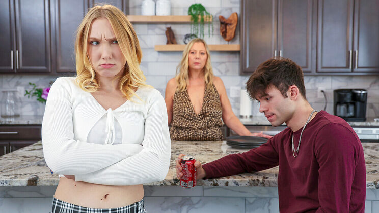 [StepSiblingsCaught] - Passionate Stepbrother Makes Blonde Stepsister Cry & Cum - Mckenna Lynn - Enzo East