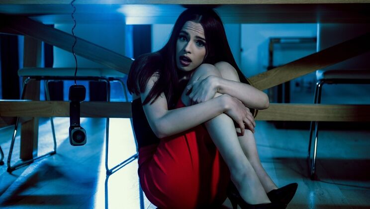 Work Fantasy Fulfilled: Side Fuck And Missionary For Business Woman