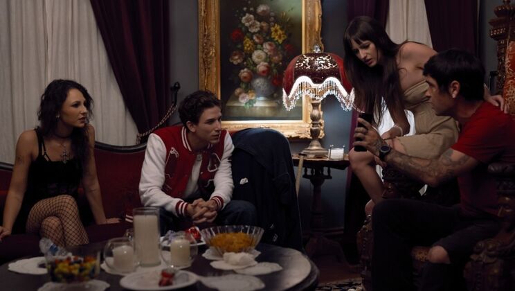 [DigitalPlayground] - Natural Tits, Bloody Kiss - Liz Jordan - Parker Ambrose