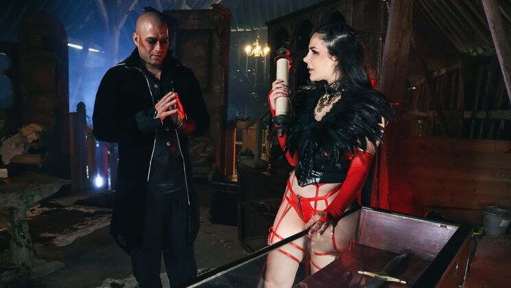 Xander Corvus' Big Cock in Valentina Nappi's Tight Pussy - Evermore 3