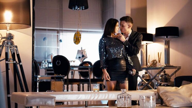 [Brazzers] - Charlie Dean Gives Liya Silver a Facial Cumshot - Charlie Dean - Liya Silver