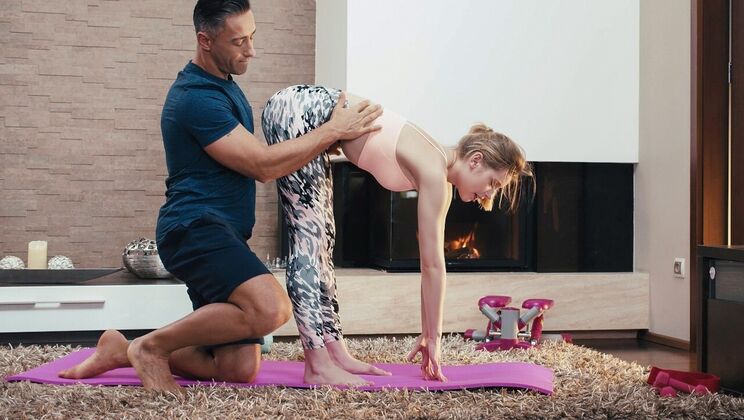 Muscular Man Fucks Yoga Babe Doggystyle With Big Dick