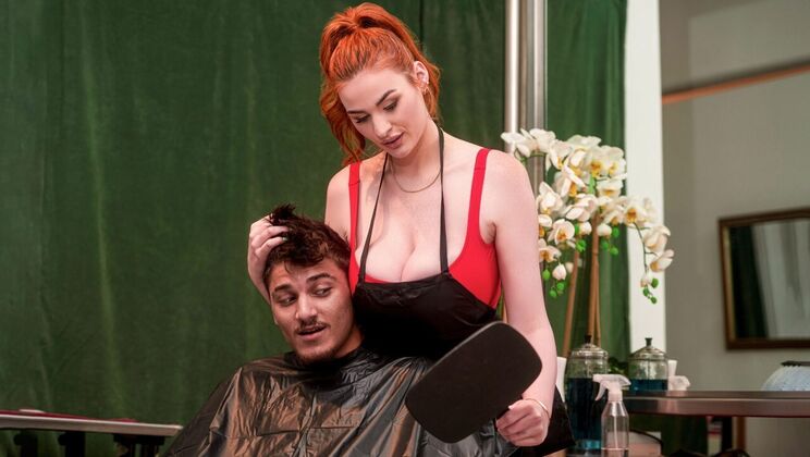 Muscular man bangs bubble butt in missionary